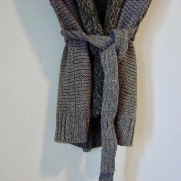 Zara Gray Cardigan with Faux Fur Trim - Picture 7 of 16